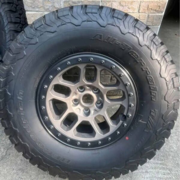 315/70R17BFG AT - Image 6