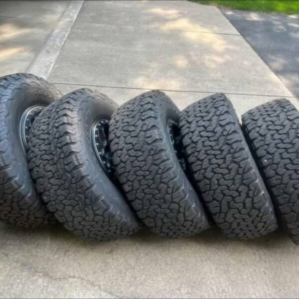 315/70R17BFG AT - Image 8