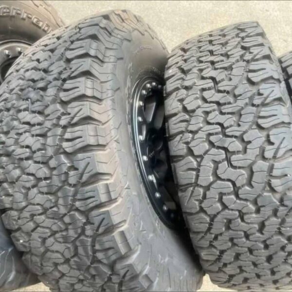 315/70R17BFG AT - Image 11